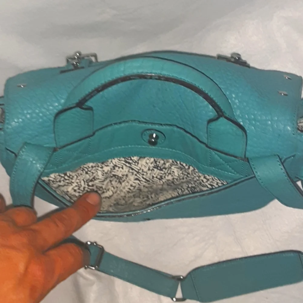 Rebecca Minkoff turquoise large pebbled leather crossbody bag. - Picture 5 of 12